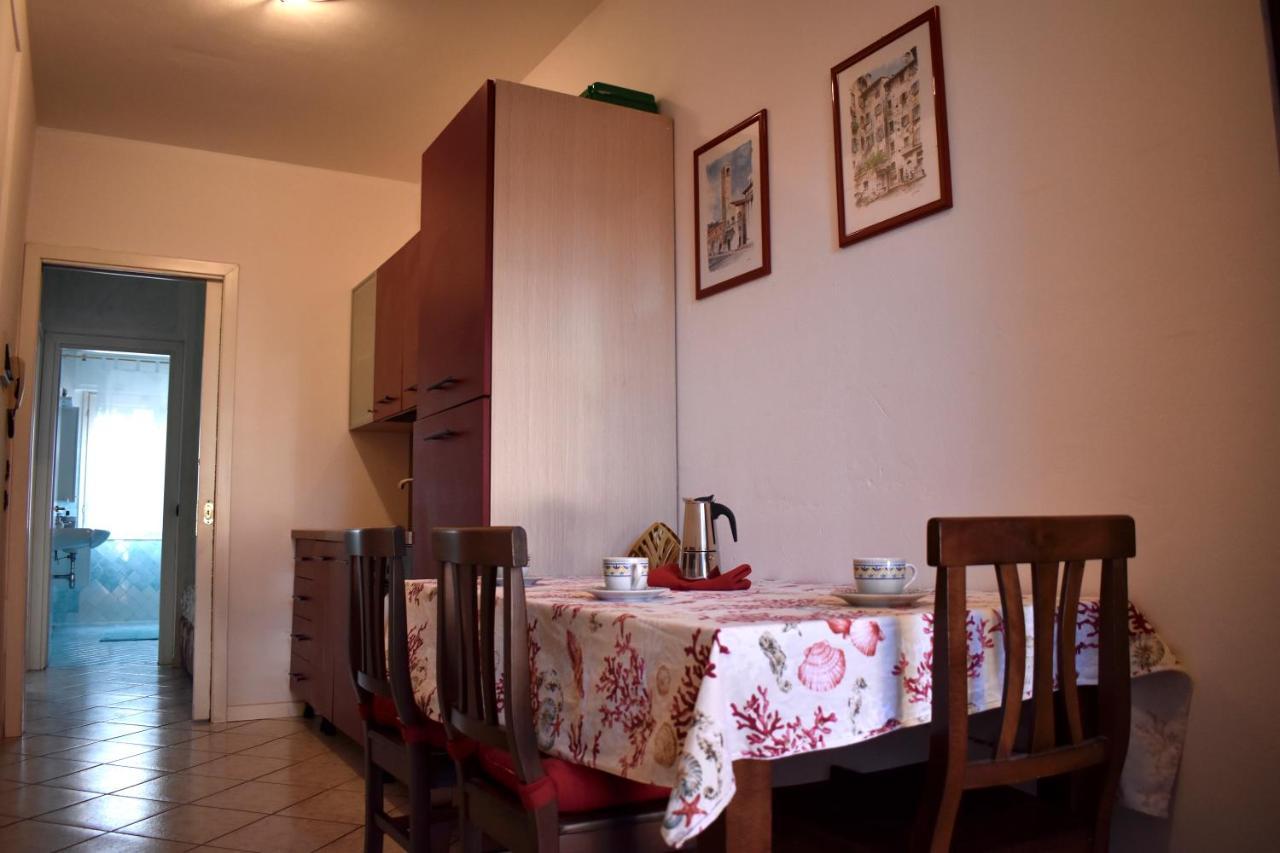 Appartamenti Villa Lina Ντεζεντσάνο ντελ Γκάρντα Εξωτερικό φωτογραφία