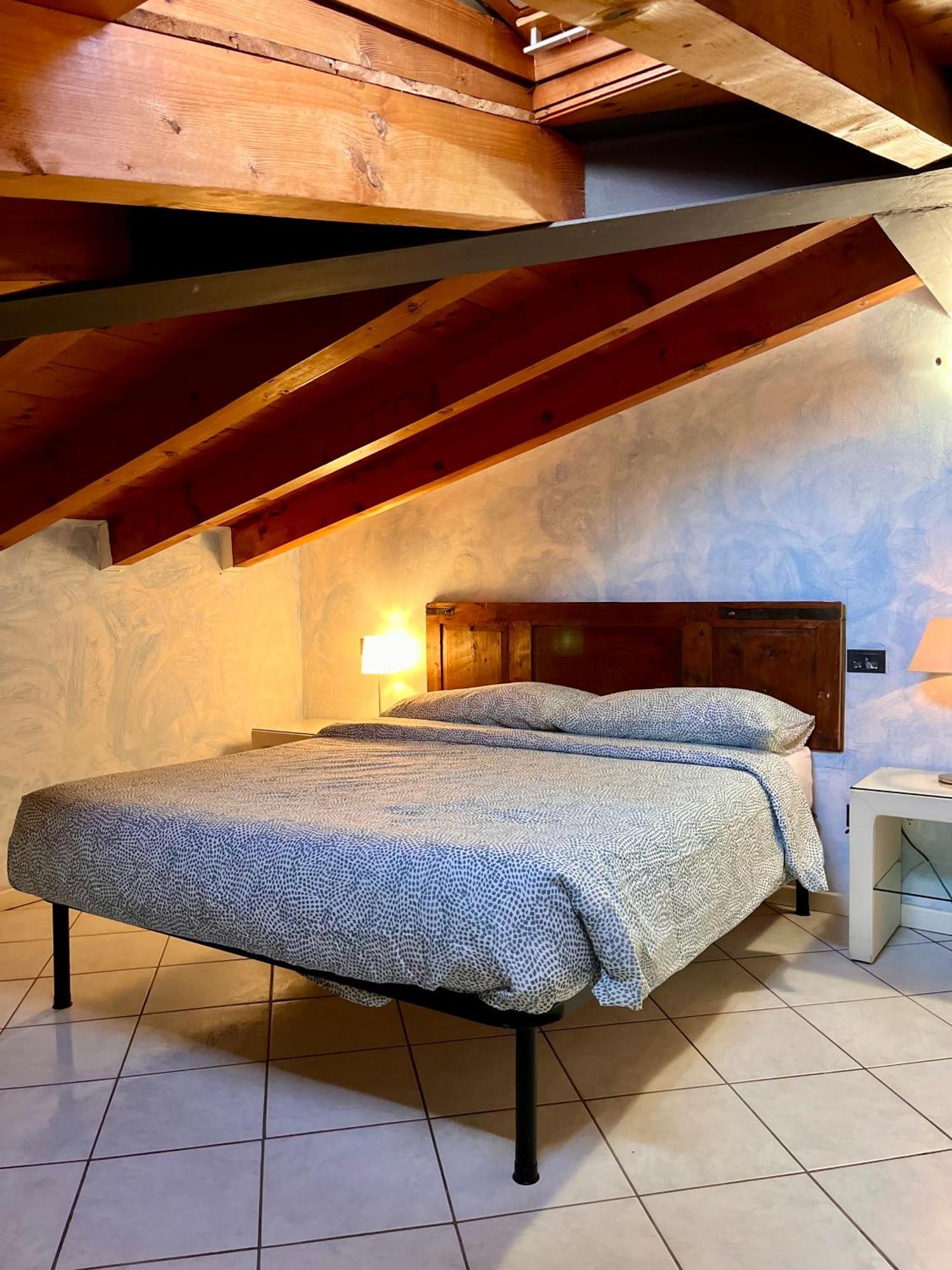 Appartamenti Villa Lina Ντεζεντσάνο ντελ Γκάρντα Εξωτερικό φωτογραφία